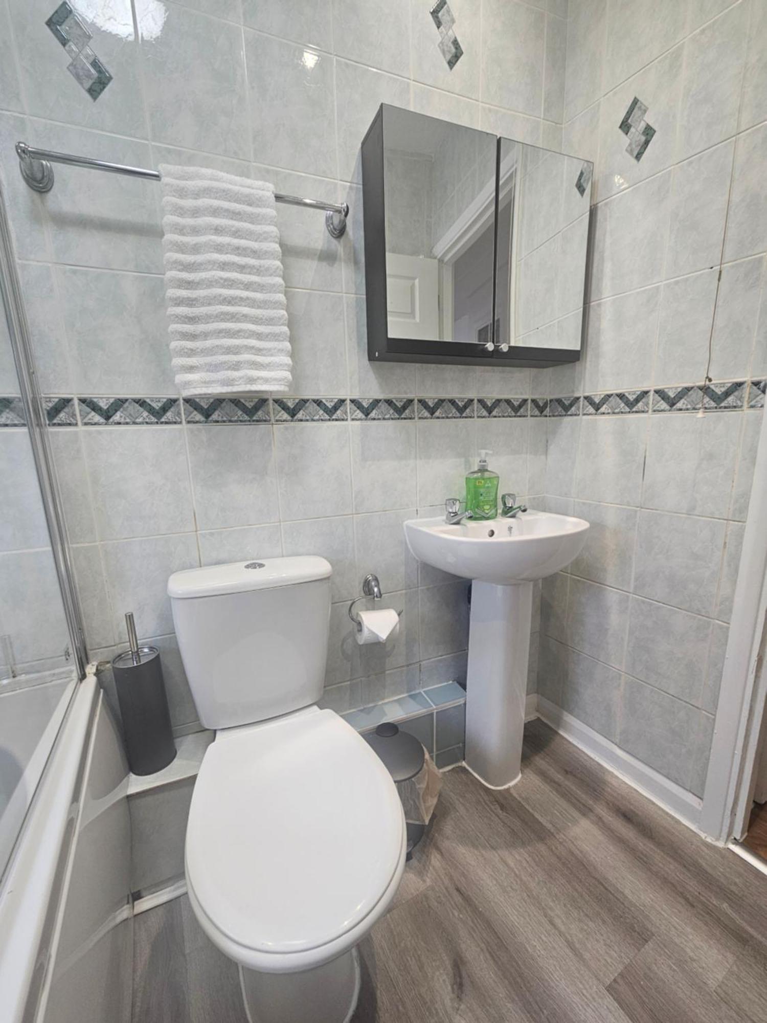 St Albans City Stays - Near Luton Airport - St Albans Abbey & City Train Station - Close To London- Harry Potter World - The Odyssey Cinema - Abbey Cathedral- Contractors I Business I Leisure- Sleeps Upto 6 People Exterior foto